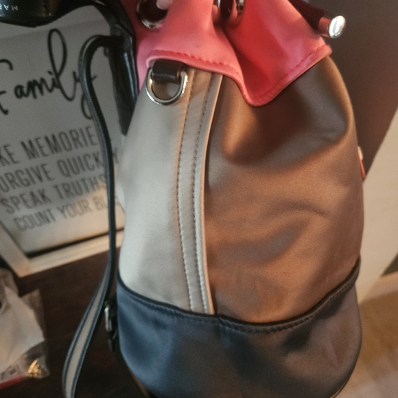 MARC JACOBS Small Drawstring Color-Block Sport Handbag - Picture 5 of 11